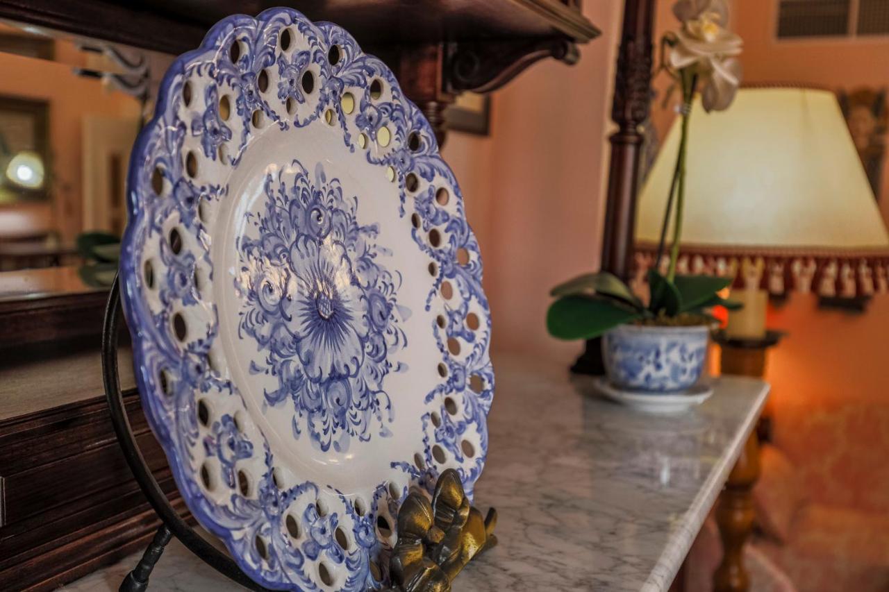 Historic In Santa Cruz Apartment