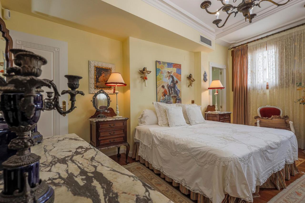 Historic In Santa Cruz Apartment